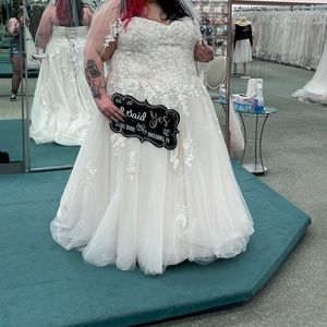 NEVER WORN size 26W wedding dress from David’s bridal